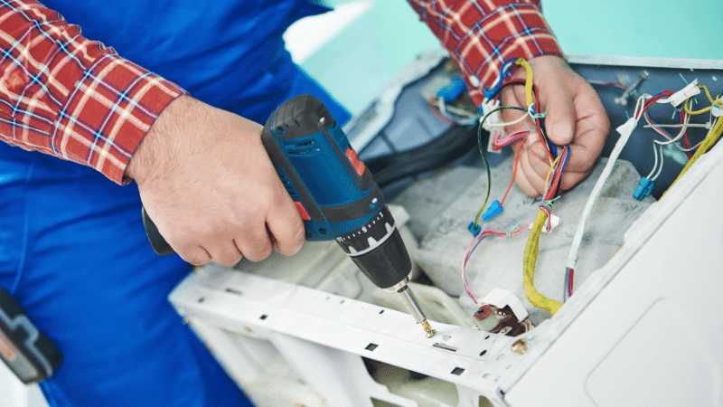Demirci Eminçelik Eminçelik çamaşır makinesi kart tamiri – Su almama arızası orijinal parça ile giderildi. - Teknik servis örneği